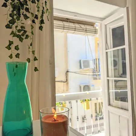 Central Townhouse With Amazing Rooftop Terrace *